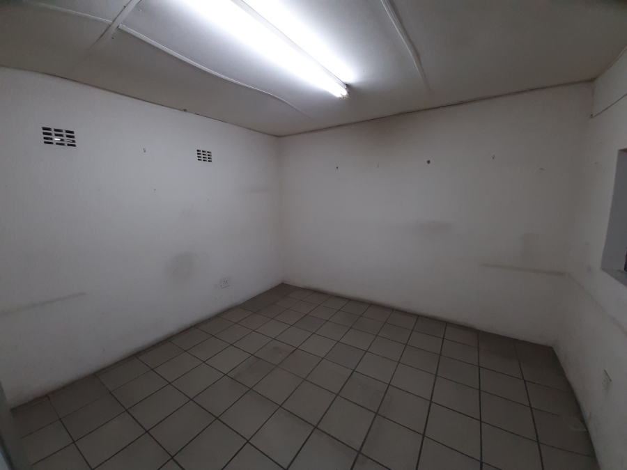 To Let Commercial Property for Rent in Wilsonia Eastern Cape